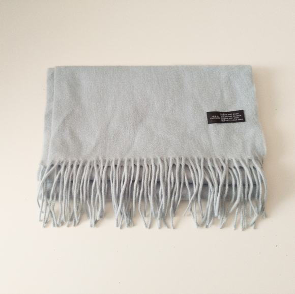 100% Cashmere Rectangular Reversible Scarf with Fringe - Picture 1 of 4